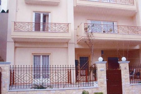 Αποπεράτωση Τριώροφης Κατοικίας στον Χολαργό